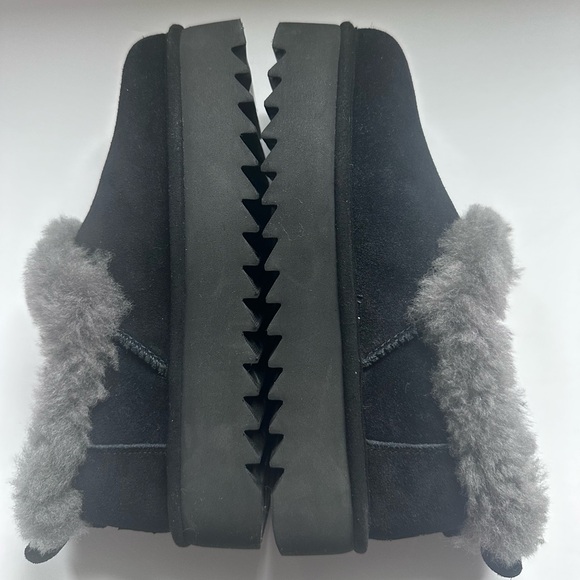 UGG Nita Genuine Shearling Slipper (Women) - Picture 5 of 9